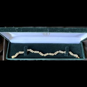 6 carat diamond bracelet. Jewelers description